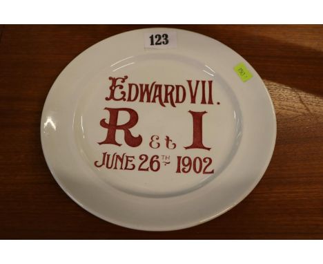 Edward VII R et I June 26th 1902 commemorative plate retailed by Barrett &amp; Sons of Cambridge 