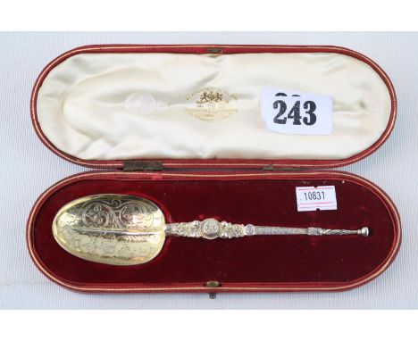 Edward VII 1901 Silver Coronation Spoon 42g total weight in fitted case retailed by The Goldsmiths & Silversmiths Company 