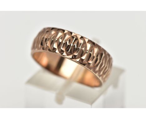 A 9CT GOLD WIDE BAND RING, textured wide band, approximate width 6.4mm, hallmarked 9ct London, ring size M centre, approximat