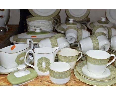 AN EIGHTY SIX PIECE ROYAL DOULTON SONNET H5012 DINNER SERVICE, comprising three tureens, a sauceboat with stand, a cream jug,