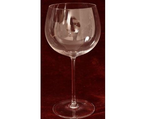 A set of six Riedel red wine glasses. H=20cm