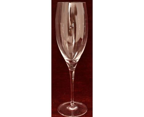 A set of six Riedel extra large red wine glasses. H=32cm