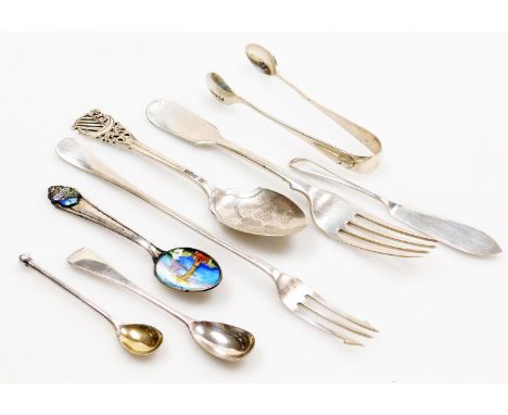 A group of small silver, to include a George V preserve spoon with shaped bright cut decorated bowl and pierced harp shaped t