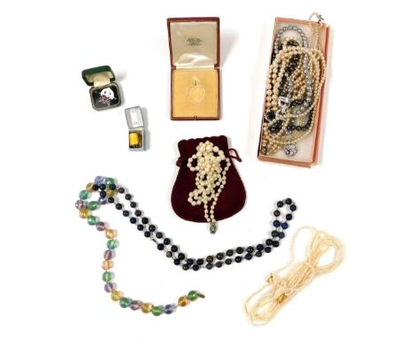 Silver and costume jewellery, including a fresh water pearl five strand necklace, various coloured crystal beads, agate beads