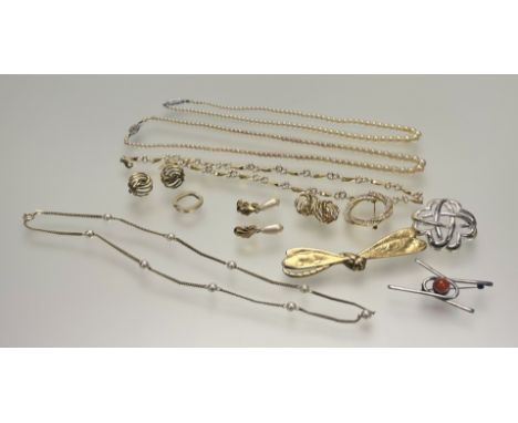 A collection of vintage costume jewellery to include, a gilt dragonfly brooch: l. x 9.5cm, a silver cornelian set brooch, cli