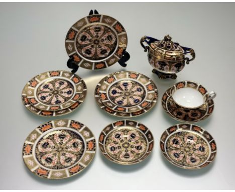A Royal Crown Debry Imari 1128 pattern wares comprising, a tea cups, three saucers, two side plates (w-15.5cm), four plates (