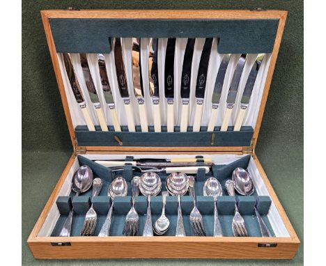 Oak cased canteen of silver plated cutlery
reasonable used condition