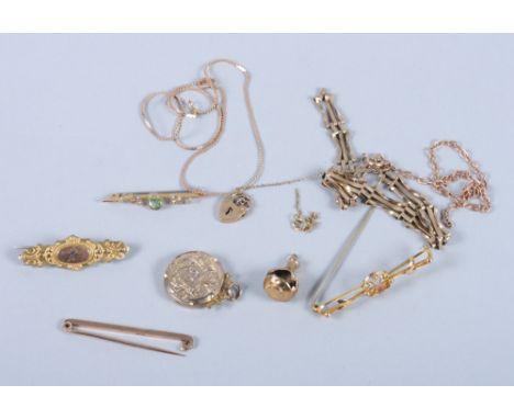 Three 9ct gold bar brooches, another similar, a 9ct gold gate bracelet, a 9ct gold two-strand bracelet, various other 9ct gol