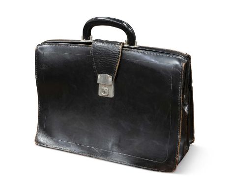 A VINTAGE BLACK LEATHER GLADSTONE BAG 42.5cm wide