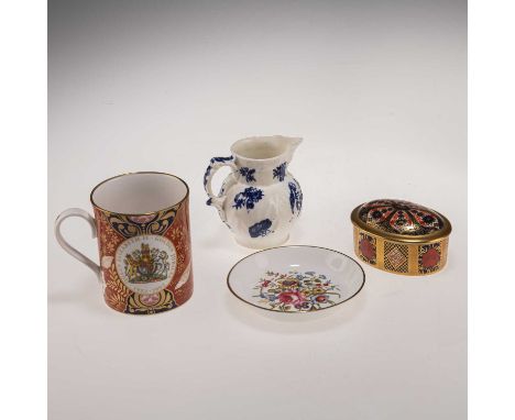 A GROUP OF CERAMICS including an 18th Century Worcester blue and white cabbage leaf jug; a boxed Royal Crown Derby Old Imari 