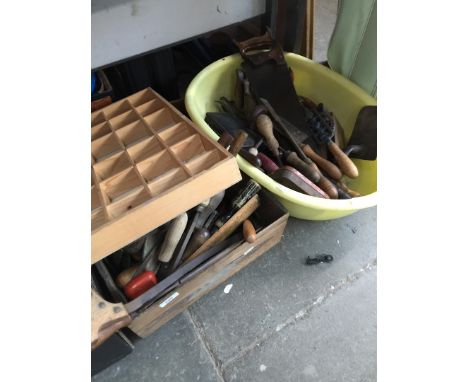 A quantity of various tools, contents of a tub and 2 boxes 
