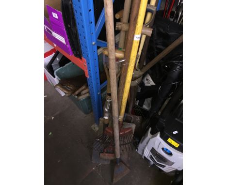 A bundle of garden tools 