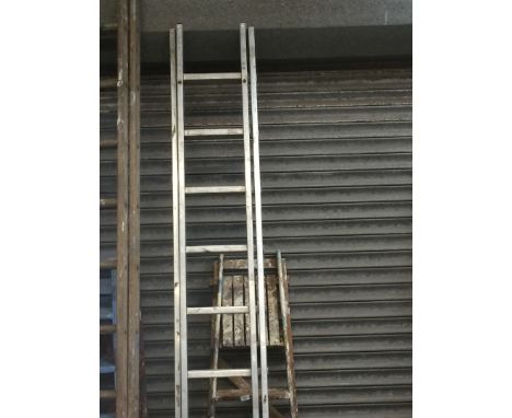 Aluminium step ladders 
