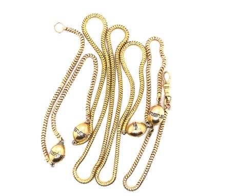 A WATCH CHAIN TYPE SNAKE NECKLACE WITH FOUR ENAMEL DECORATED SEPARATORS. LENGTH 98cms. UNHALLMARKED, ASSESSED AS 14ct GOLD. W