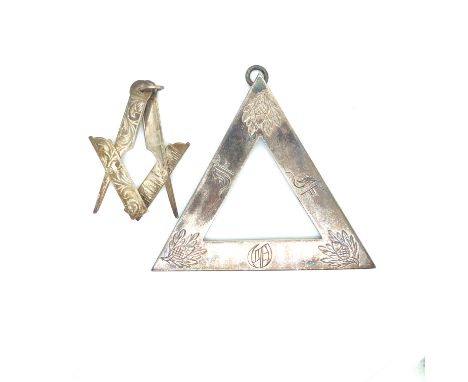 HALLMARKED SILVER TO INCLUDE A MASONIC ROYAL ARCH OF THE ANCIENT DRUIDS TRIANGLE PENDANT DATED 1927 LONDON, TOGETHER WITH A F