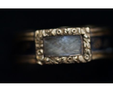 18ct Gold mourning ring 1880 Weight 4.6g Size S 