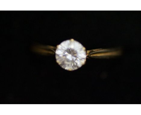 9ct Gold solitaire ring Size T