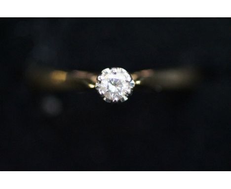 9ct Gold ring set with small solitaire diamond Size 