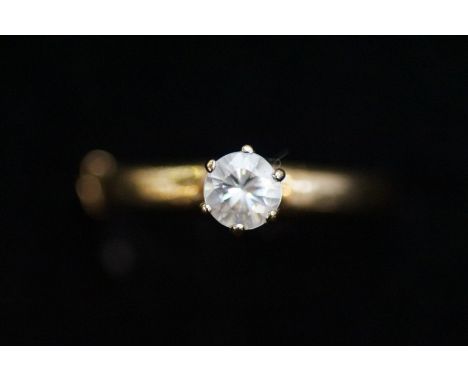9ct Gold ring set with white stone Size N 