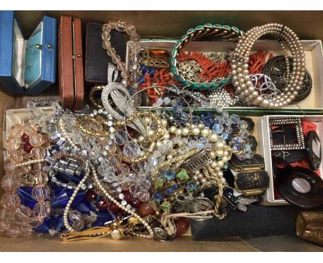 Group of vintage costume jewellery including various bead necklaces, paste set brooches etc