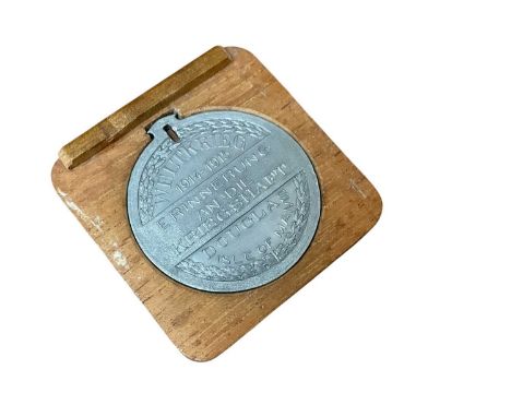 First World War German Prisoner of War (P.O.W.) Isle of Mann medallion 'Weltkrieg 1914 - 1915', 4.5cm diameter.