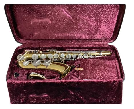 Corton saxophone in velvet-lined caseAppears to be in very good condition with no dentsPlease see additional images on our we