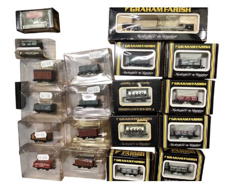 Graham Farish N Gauge rolling stock, approx 40 total