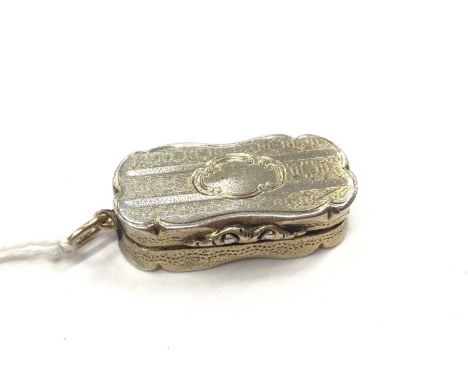 Victorian silver vinaigrette with engine turned decoration and a pierced floral scroll silver gilt grill (Birmingham 1853), 3