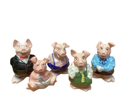 Set of five Wade NatWest pigs