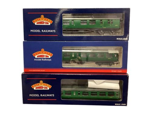 Bachmann OO Gauge SR Carriages, boxed 34-544A, 34-577, 34-504 (x2) &amp; 34-504A, plus SR Plank Vent Vans, boxed 38-070 &amp;
