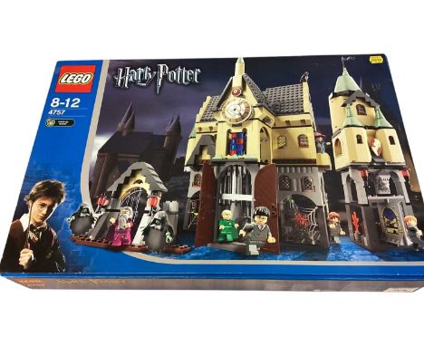 Lego Harry Potter Hogwarts Castle playset, boxed No.4757 (1)