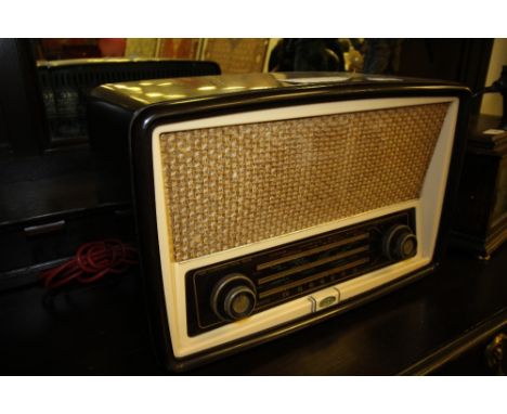 GEC Bakelite valve radio