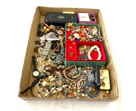 Large selection of vintage costume jewellery 