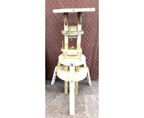 Vintage wooden artist stand, approximate measurements: Height 38 inches