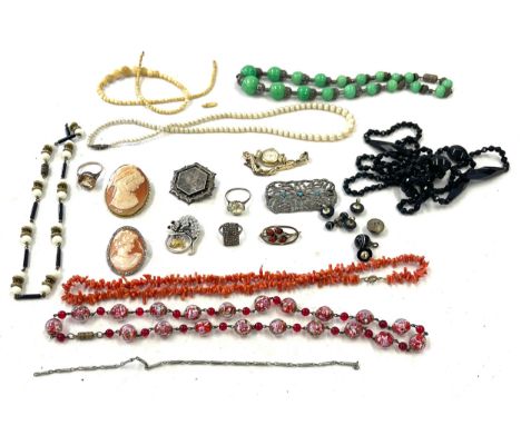 Selection of antique and vintage jewellery to include coral, Cameos, glass bead necklaces etc 