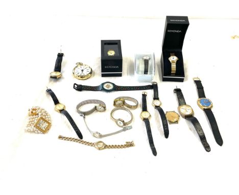 Box of vintage Ladies and Gents wristwatches - Untested 