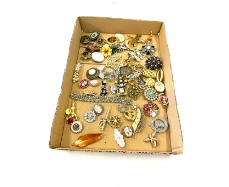 Large selection of vintage costume jewellery 