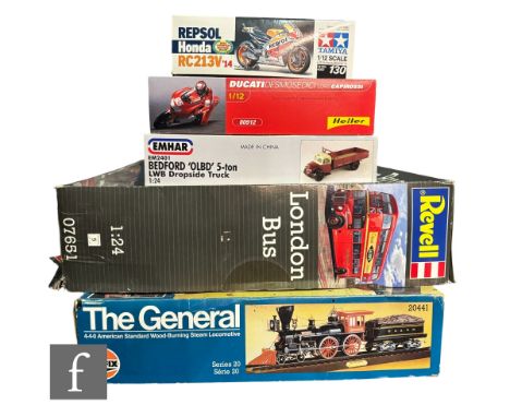 A collection of plastic model kits, to include a Revell 07651 1:24 scale London Bus, Airfix 20441 1:25 scale The General loco