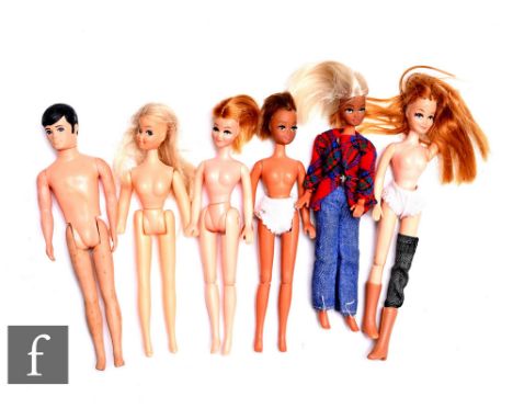 A collection of assorted fashion dolls, some clothed, to include Mattel Barbie, Palitoy Pippa, Hasbro Sindy, and similar. (22