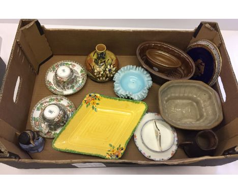 A box of mixed ceramic items to include Coalport 'Indian Tree' design cups & saucers and vintage jelly moulds.