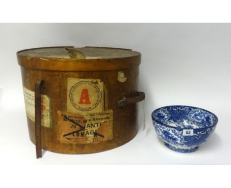 A vintage luggage hat box also a 19th century Abbey patterned blue and white bowl, diameter 23cm (2).