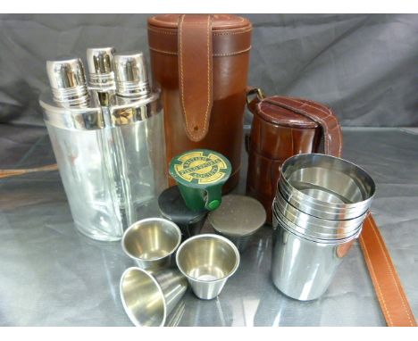 Modern Hipflasks and Stirrup cups - Set of Triptych hip flasks making up a round flask in original leather carry shoulder cas