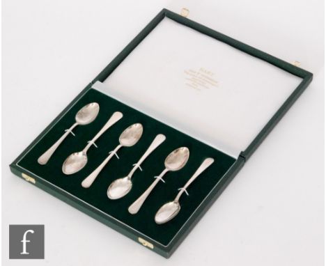 A set of six hallmarked silver old English pattern tea spoons, London 1972, Guild of Handicrafts, cased. 