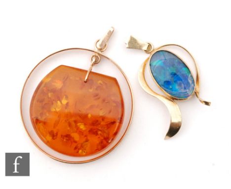 A modern Baltic amber pendant to a 14ct mounted, with a similar 9ct opal doublet example. (2) 