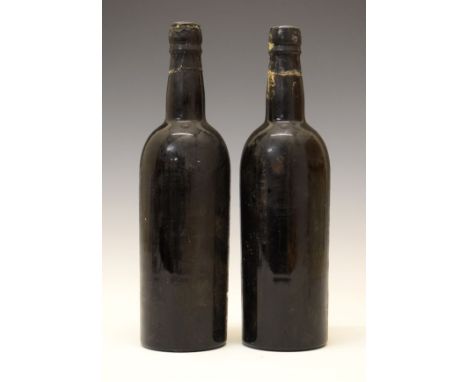 Wines & Spirits - Dow's Vintage Port 1960, two bottles (2)  Condition: Seals are intact, some light mould around the seal but