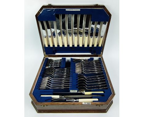 A WALKER AND HALL CANTEEN OF CUTLERY, Art Deco, manufactured in Sheffield, with six place silver plated settings, comprising 