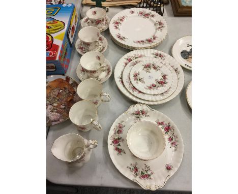 A QUANTITY OF ROYAL ALBERT 'LAVENDER ROSE' TEAWARE TO INCLUDE, CUPS, SAUCERS, PLATES, ETC 