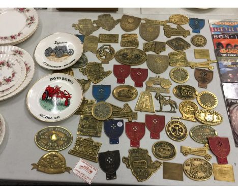 A QUANTITY OF BRASS PLAQUES ADVERTISING MAINLY VINTAGE FAIRS TO INCLUDE, VINTAGE RALLIES, MALPAS OLD HALL, ETC, PLUS TWO TRAC