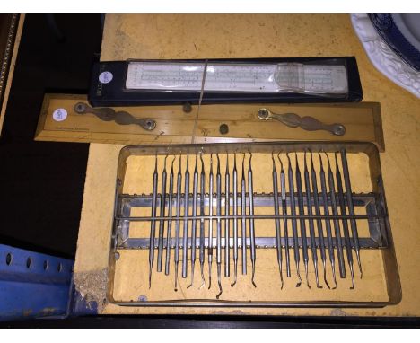 A 1960'S DENTISTS' SET OF TOOLS AND FURTHER VINTAGE MEASURING TOOLS/RULERS ETC. 