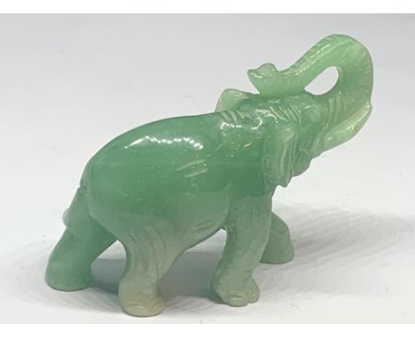 A JADE ELEPHANT HEIGHT 5CM 